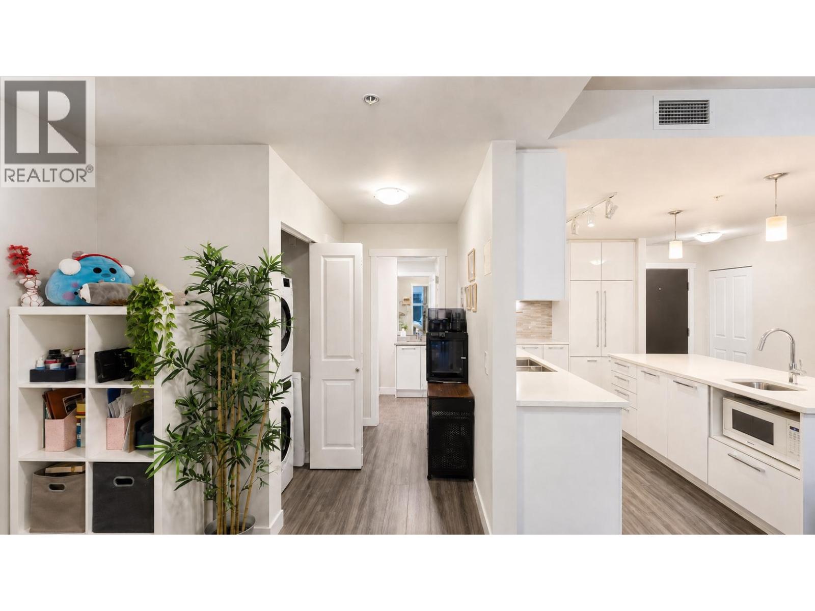 #112-9551 ALEXANDRA Road, Richmond