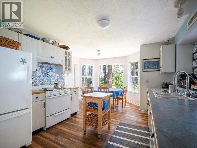 2902 ARBUTUS LANE, Savary Island