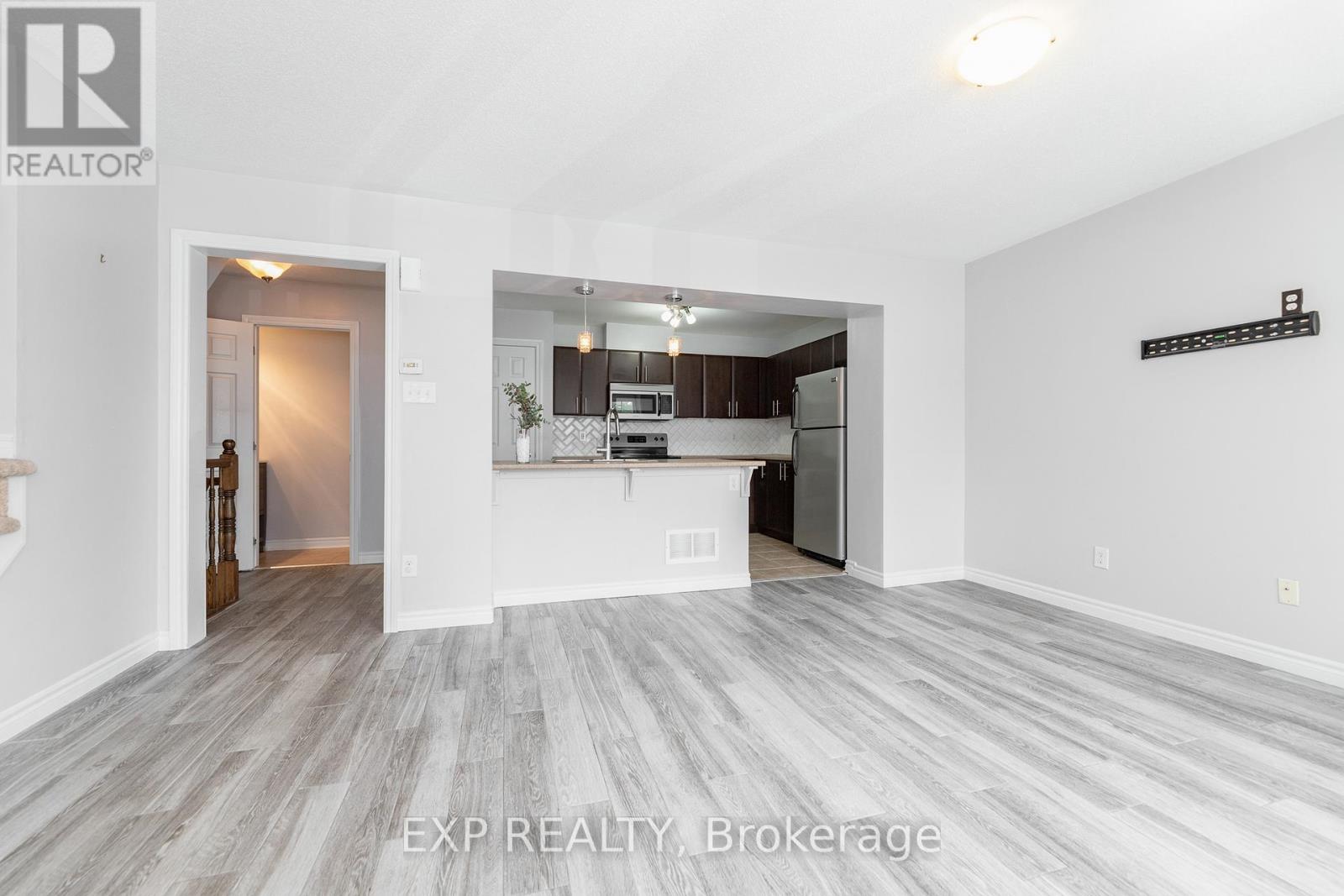 2 Bed, 2 Bath House for Rent in Ottawa – 960 MESSOR CRESCENT, Ottawa – MLS# X13535920 - Image 9