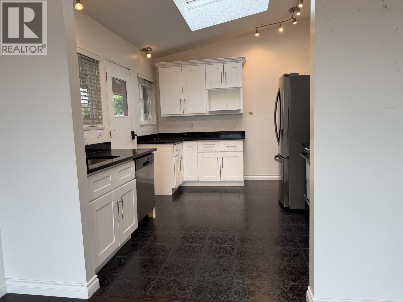 151 N HOLDOM AVENUE, Burnaby