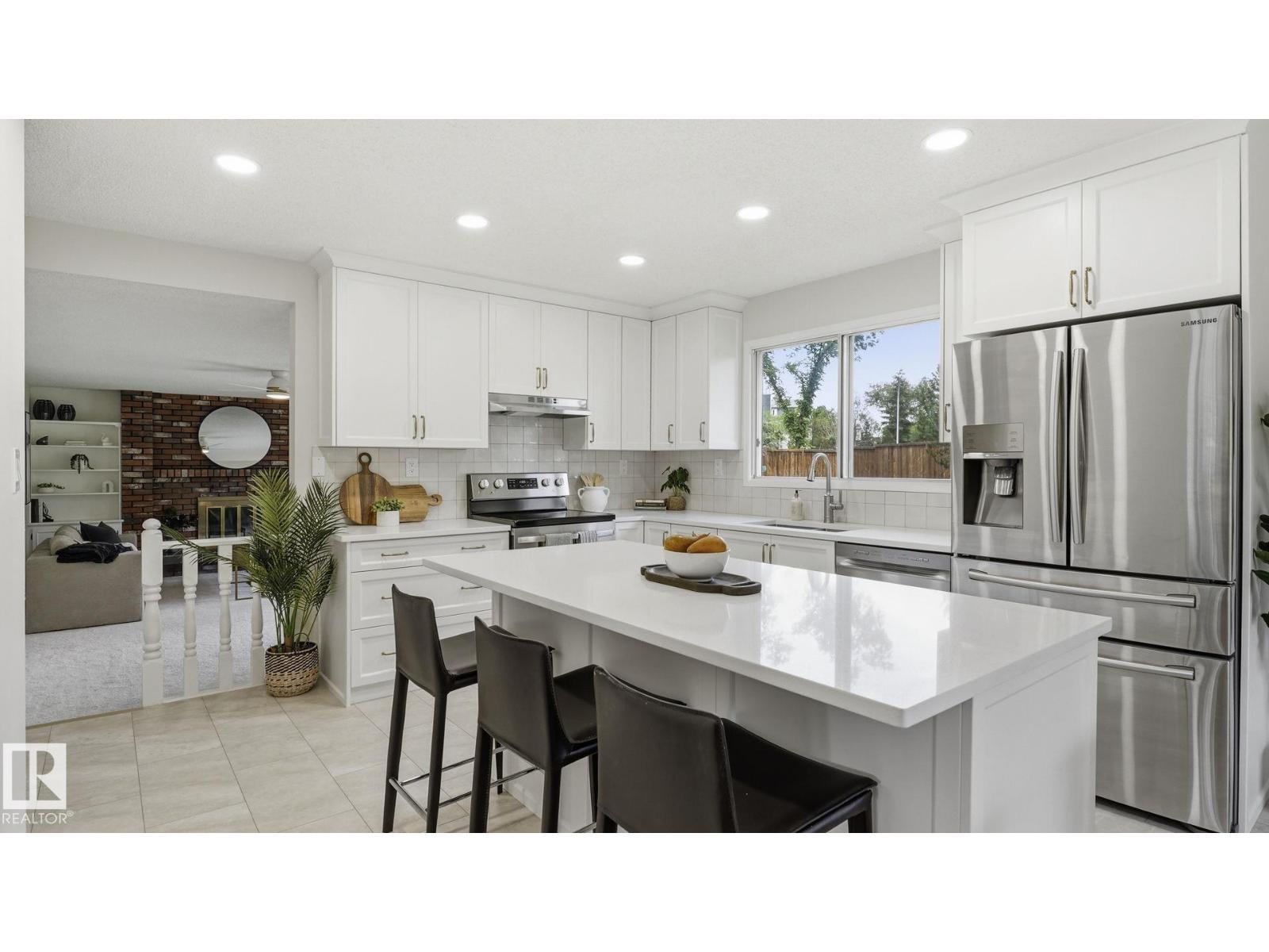 2723 83 ST NW - 8