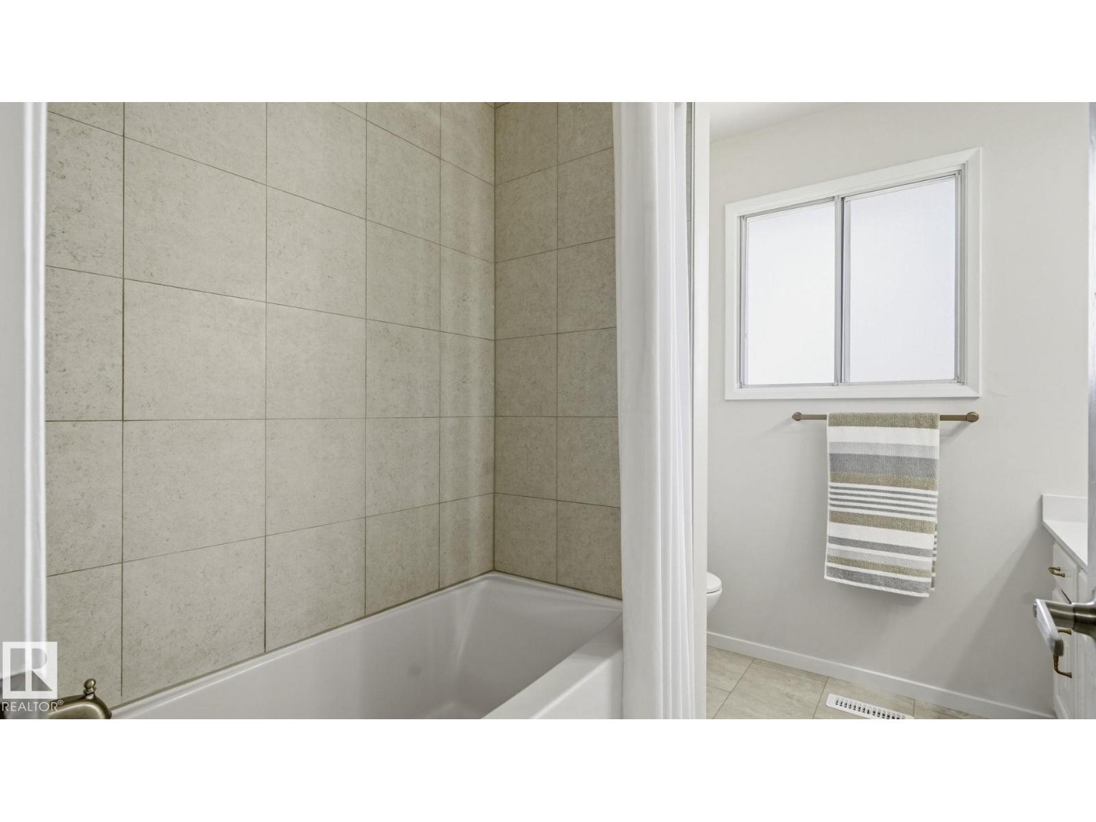 2723 83 ST NW - 19