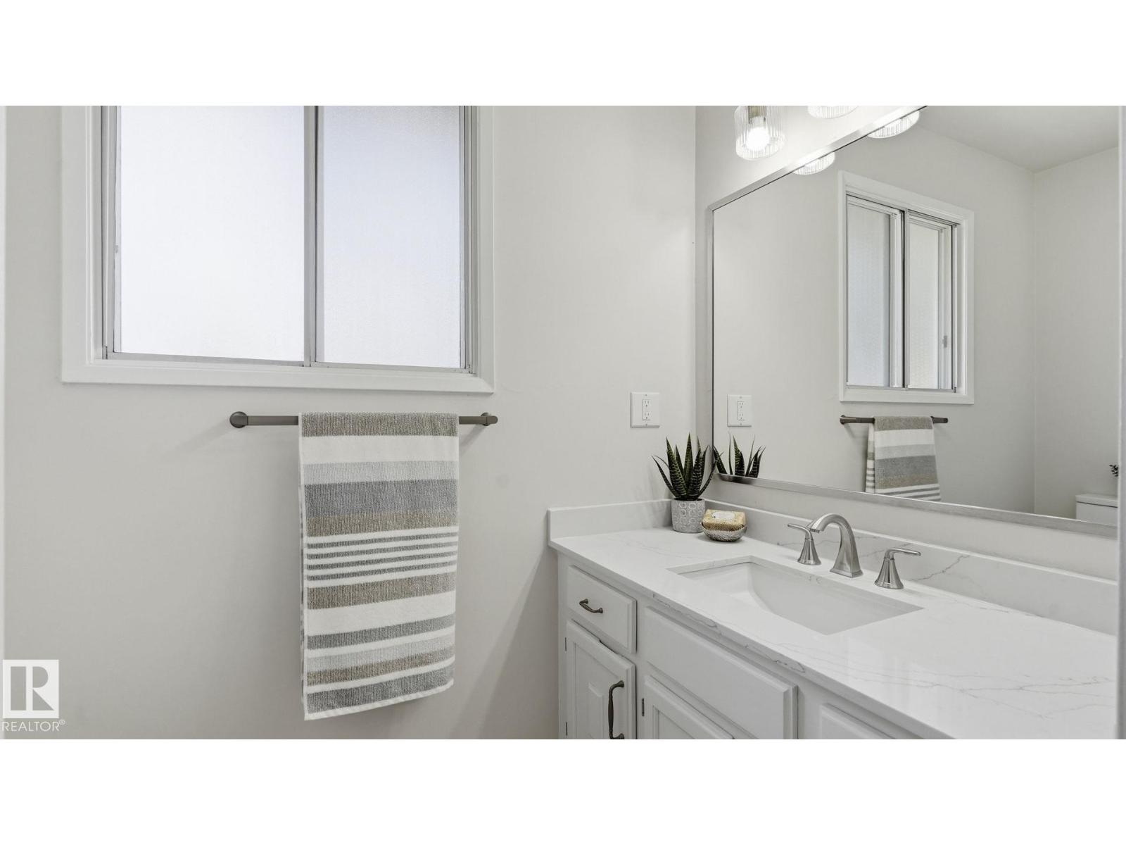 2723 83 ST NW - 20