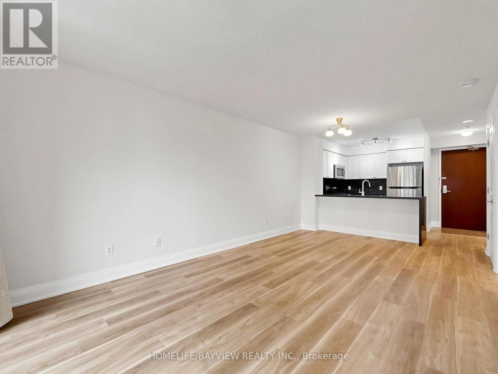 #1015 18 PARKVIEW AVENUE - 11