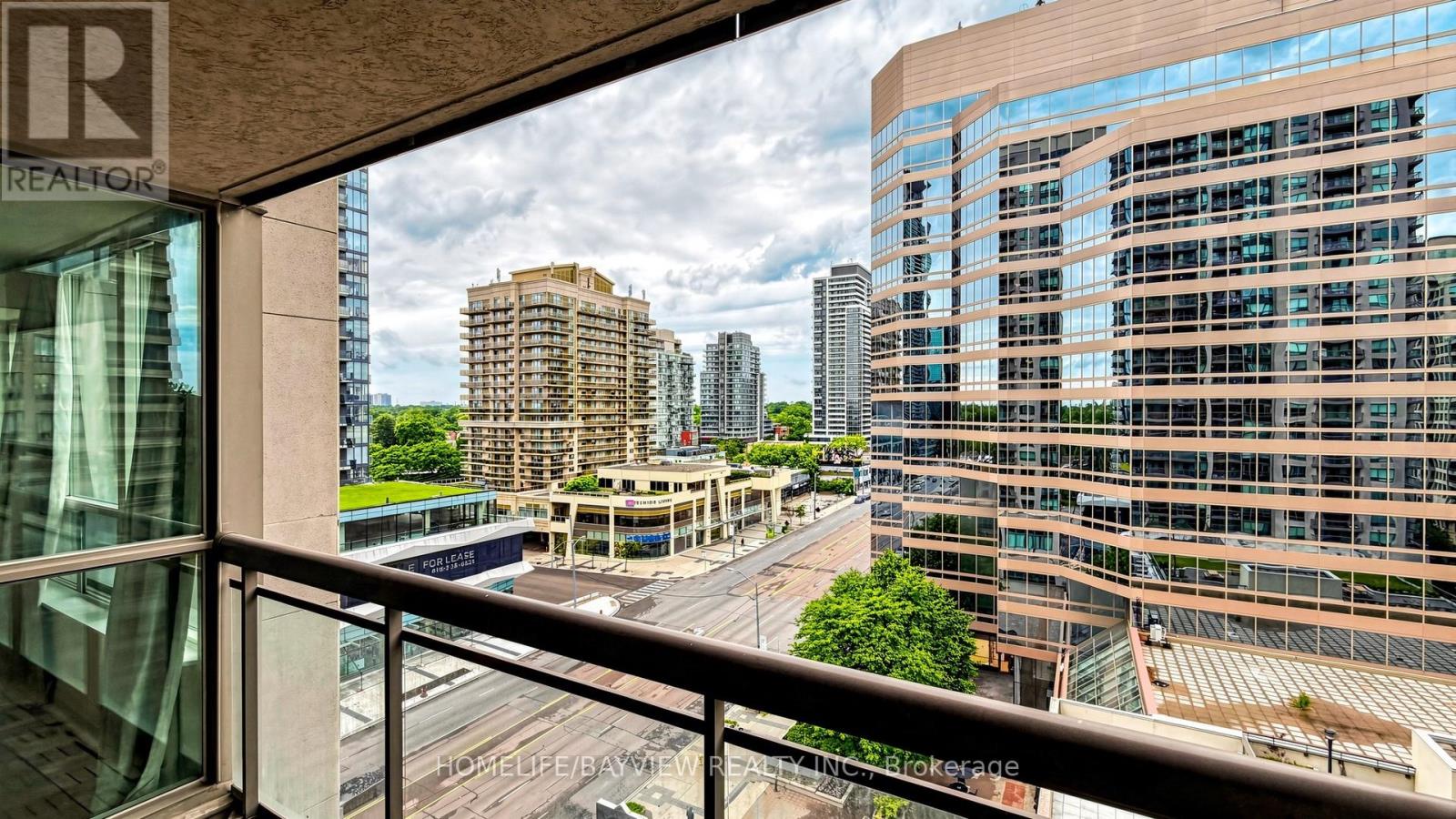 #1015 18 PARKVIEW AVENUE - 23