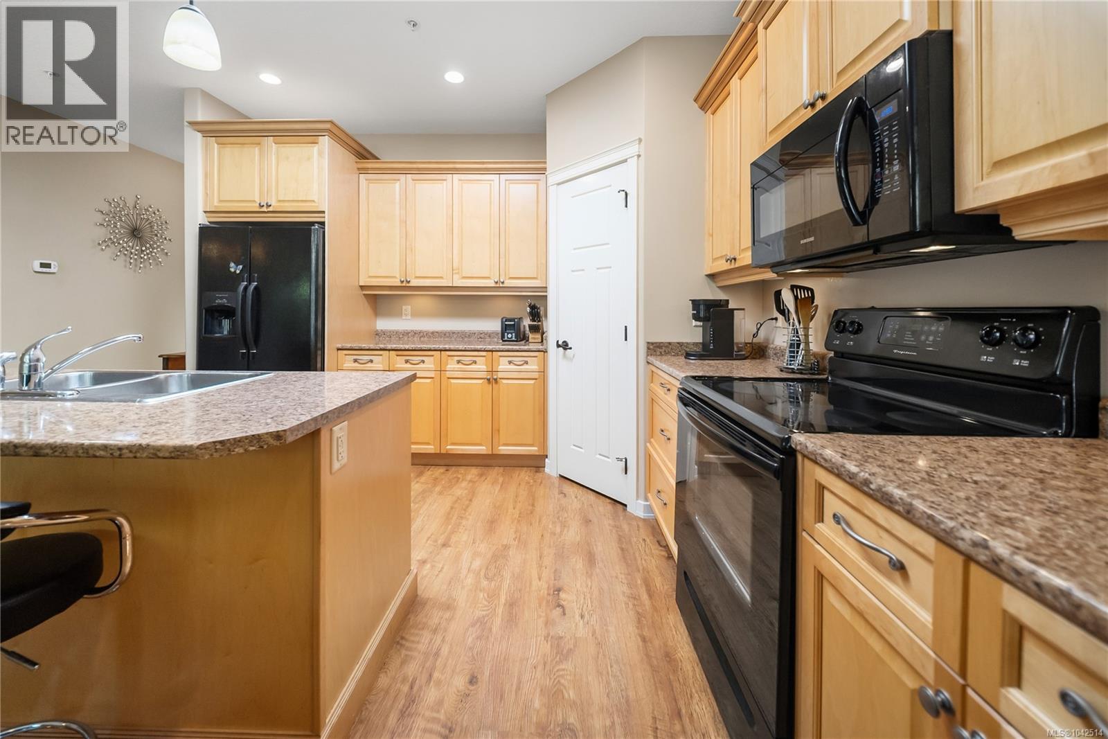 101 6281 Pleasant Ridge Pl, Nanaimo
