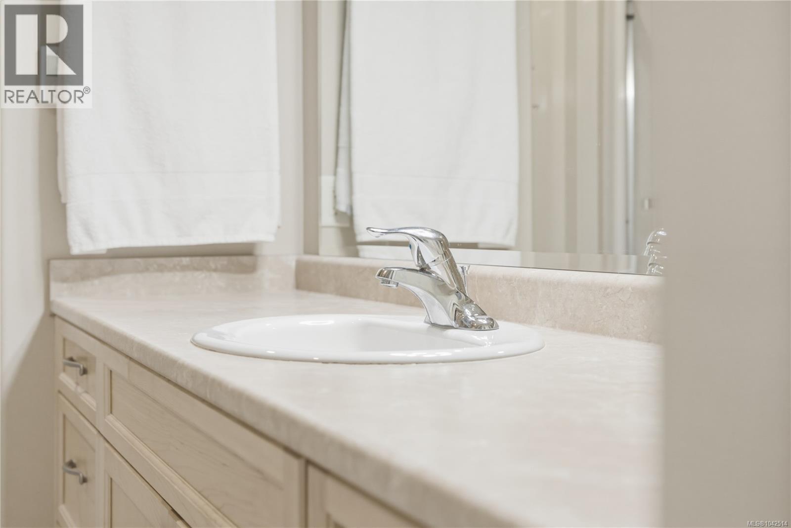 101 6281 Pleasant Ridge Pl, Nanaimo