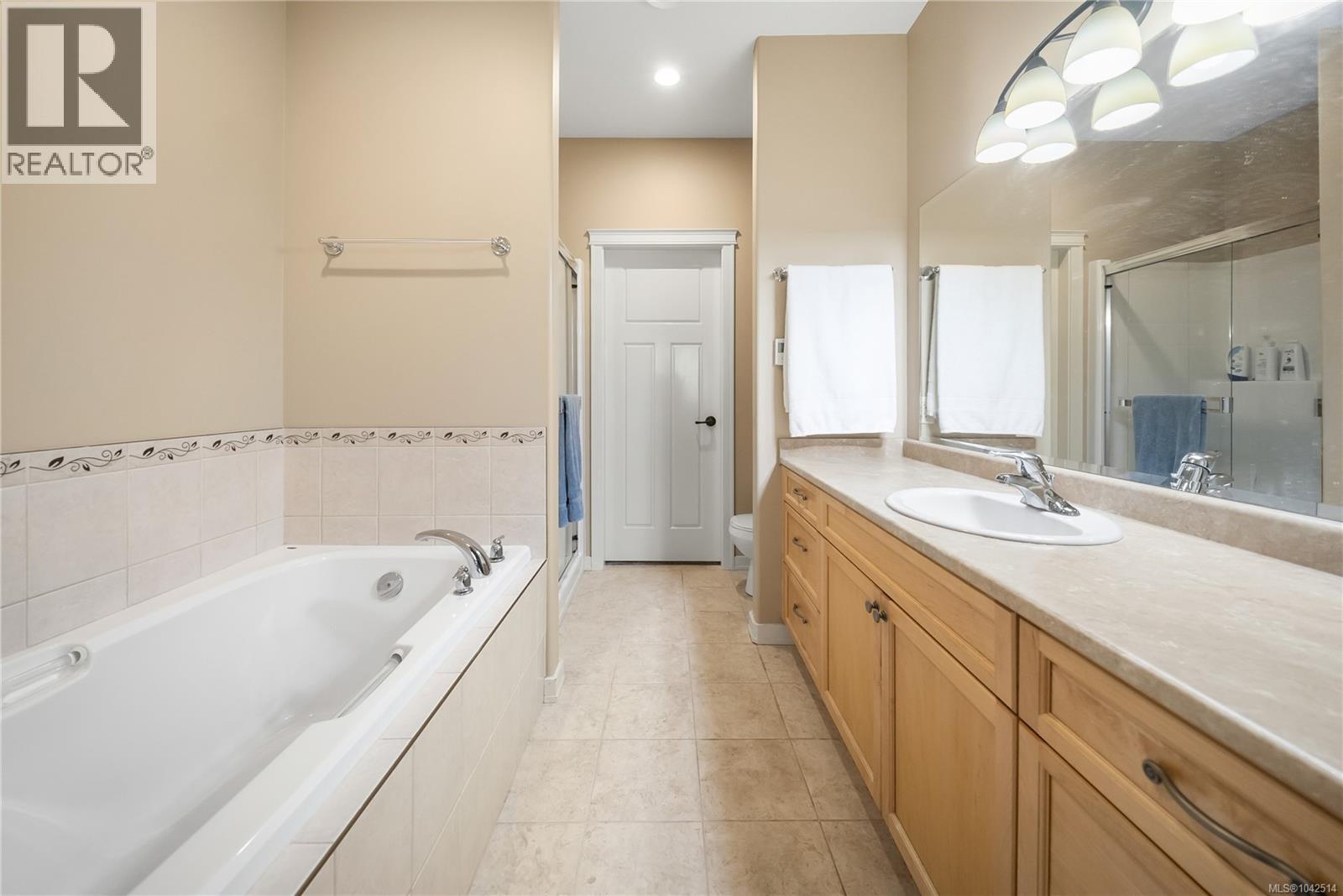 101 6281 Pleasant Ridge Pl, Nanaimo