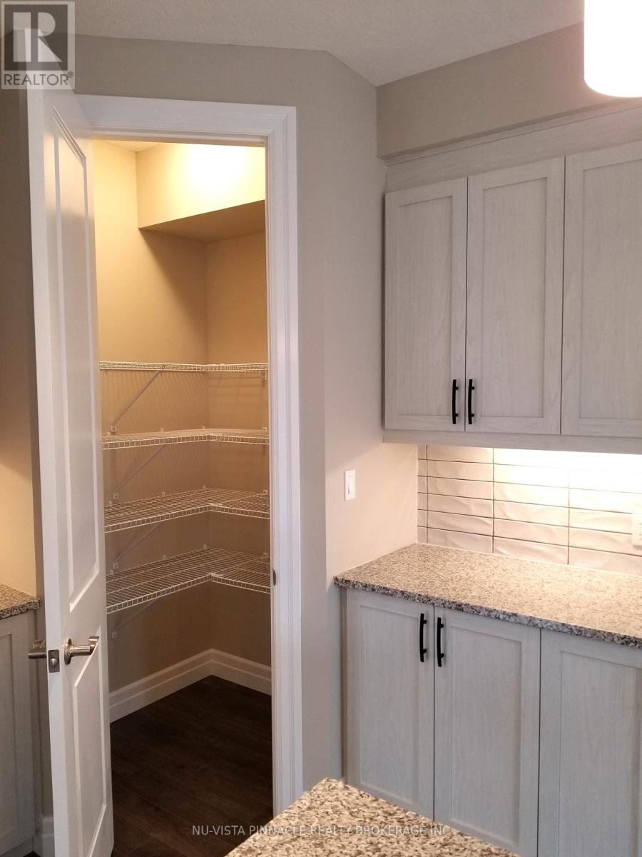 3074 TURNER CRESCENT - 9
