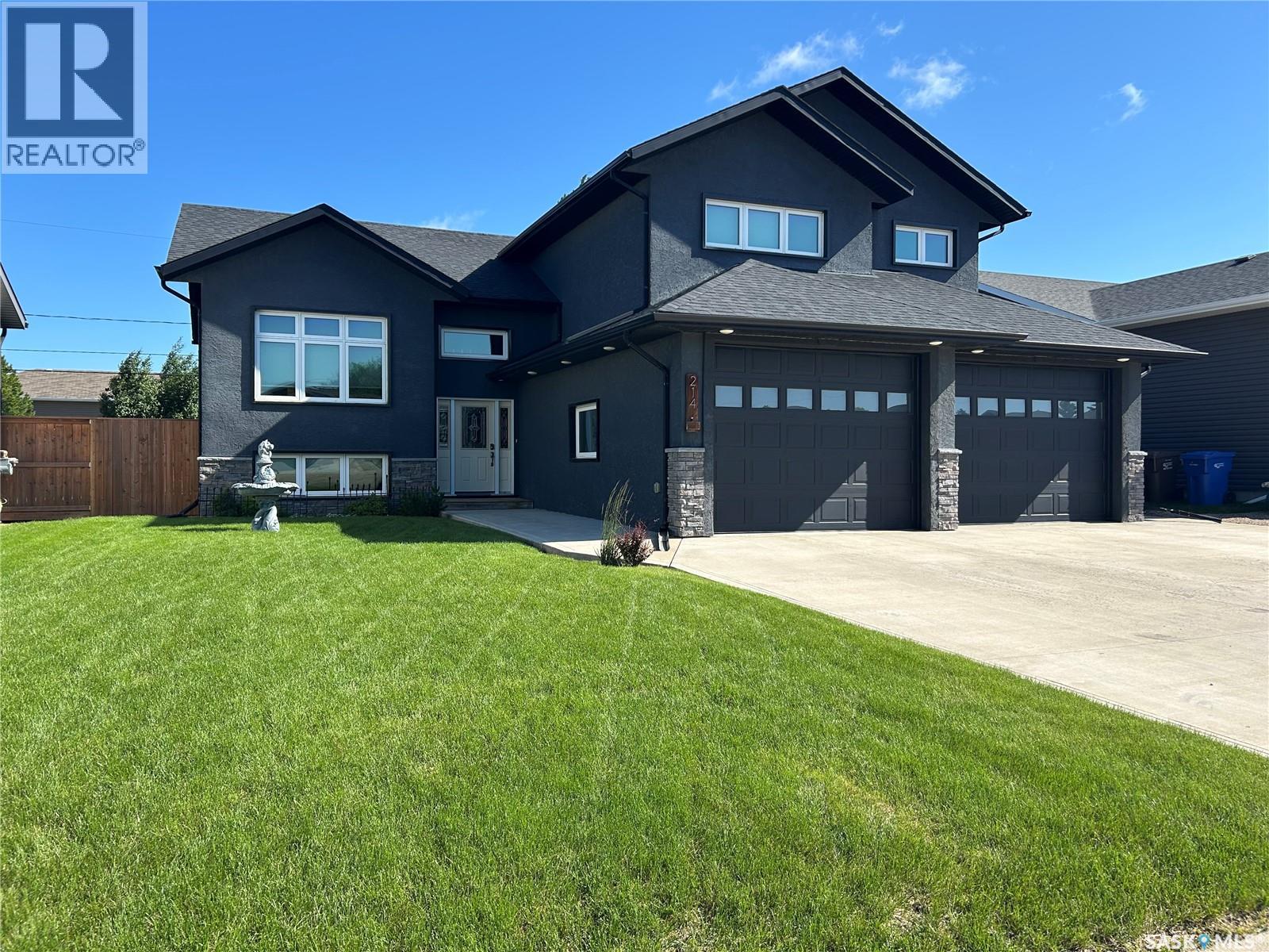 214 Elizabeth STREET - 3