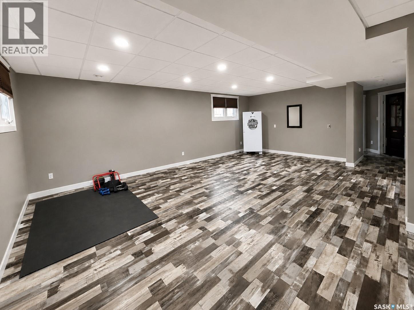 214 Elizabeth STREET - 23