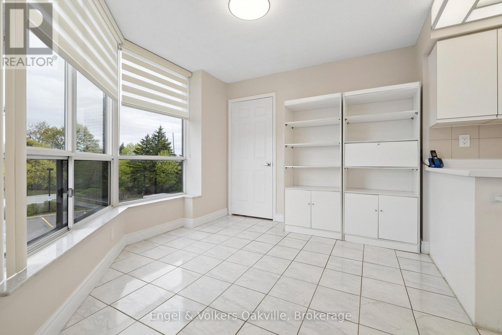 #201 22 HANOVER ROAD - 15