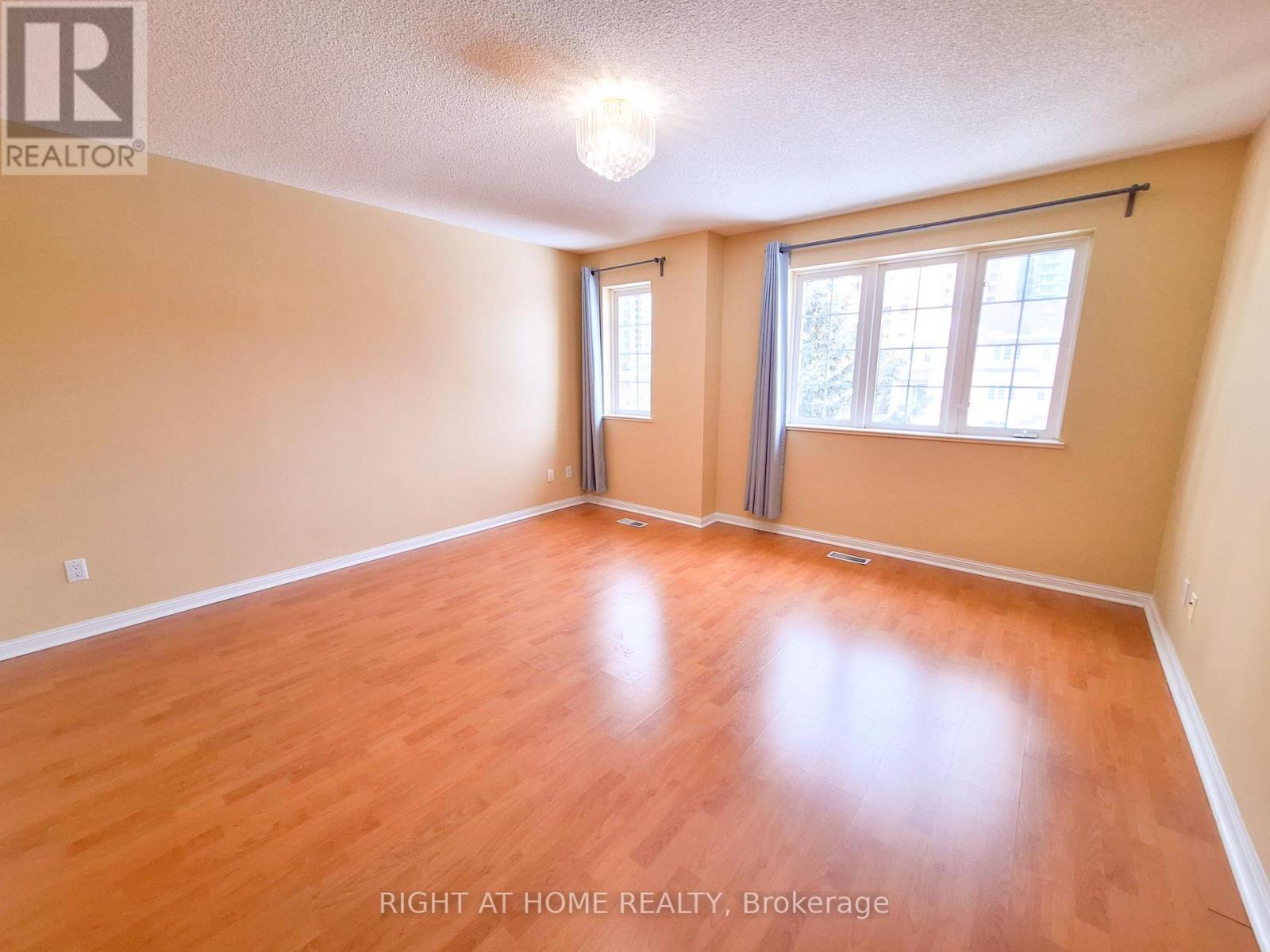 821 GRANDVIEW WAY - Image 32