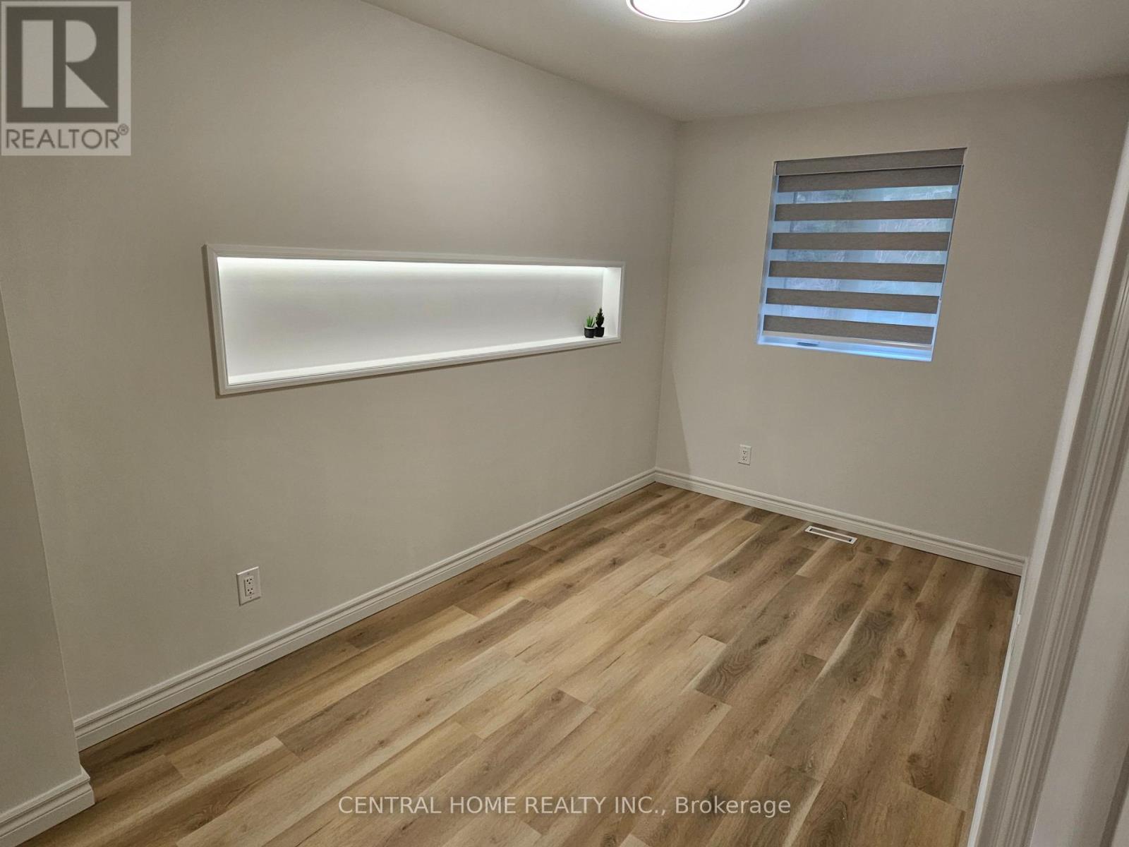 137 WILLOW LANE - 11