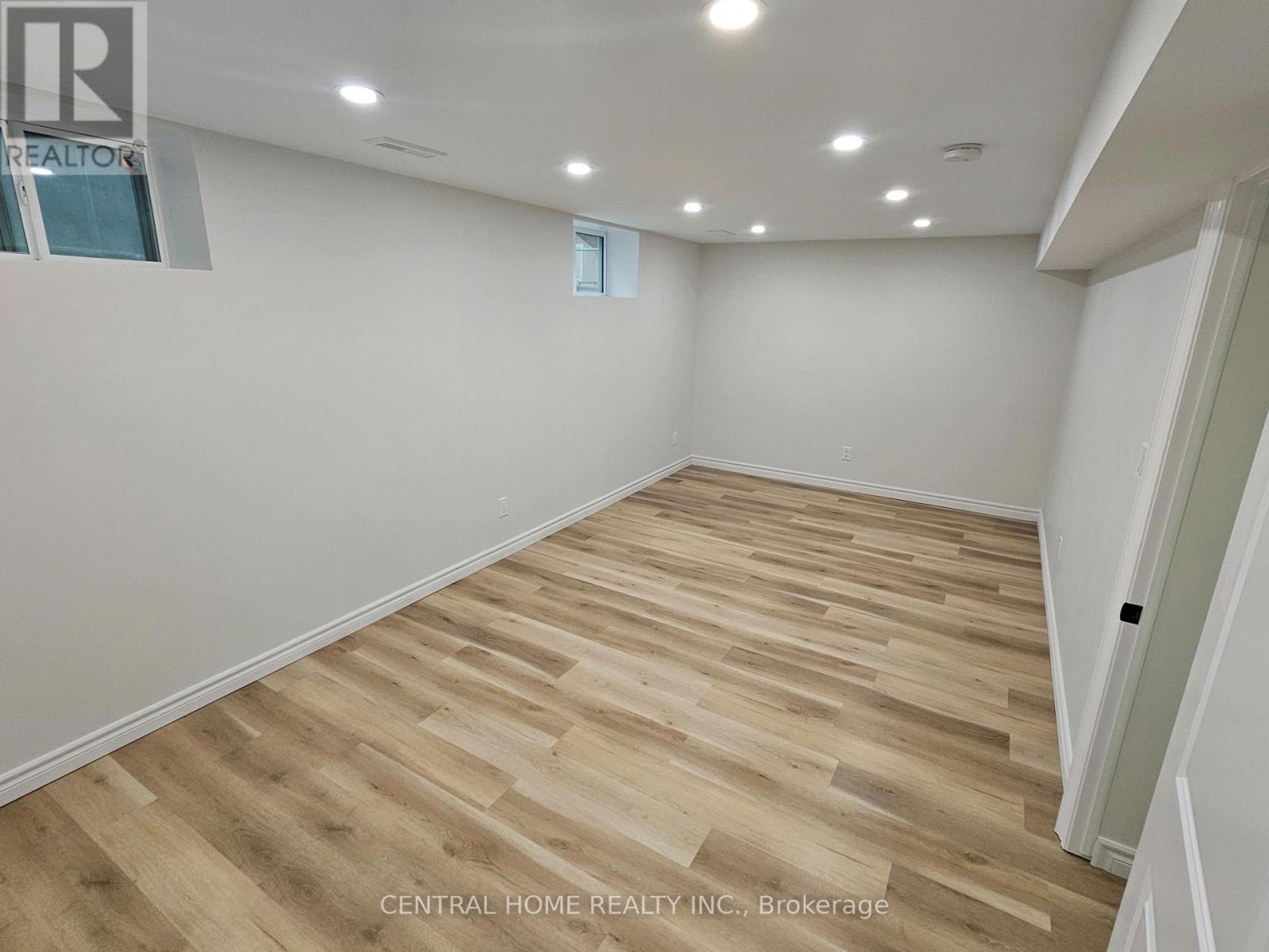 137 WILLOW LANE - 15