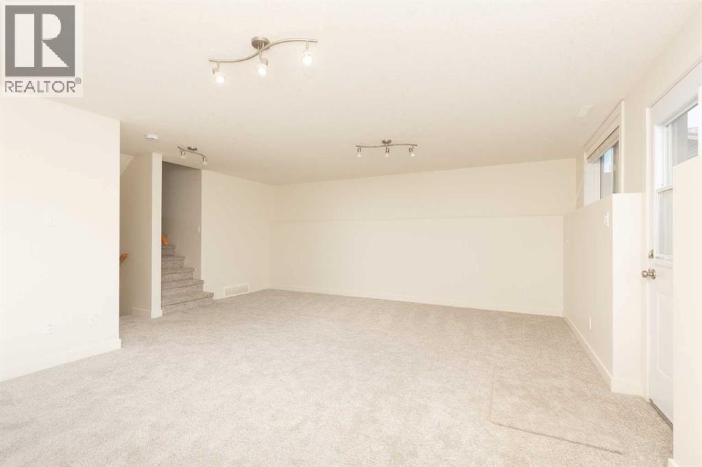 78 Sunridge Boulevard W - 19