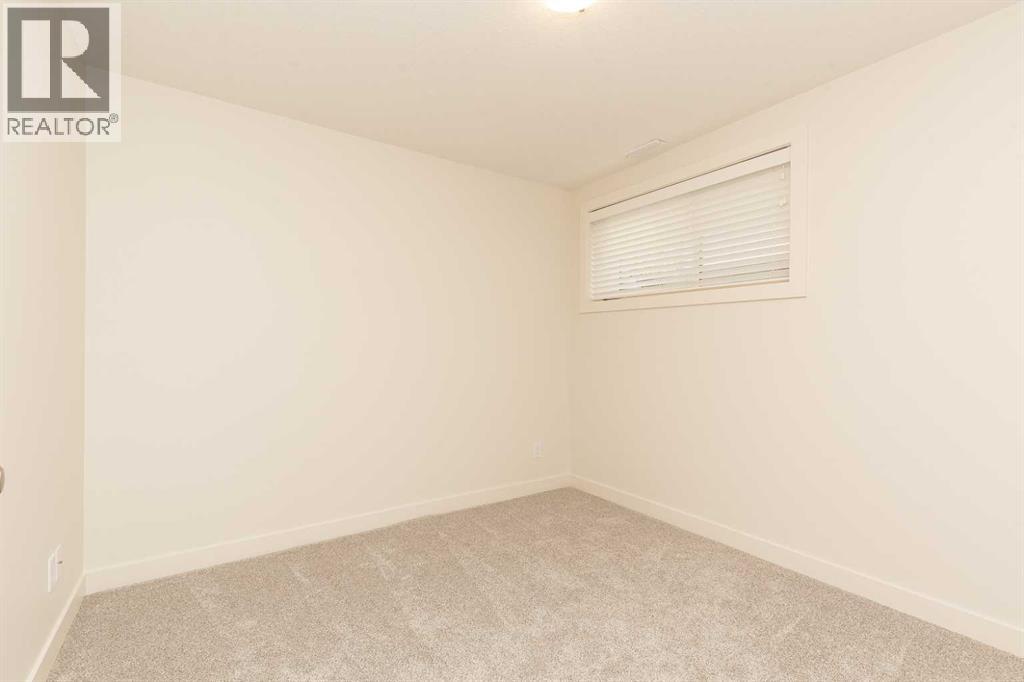 78 Sunridge Boulevard W - 24