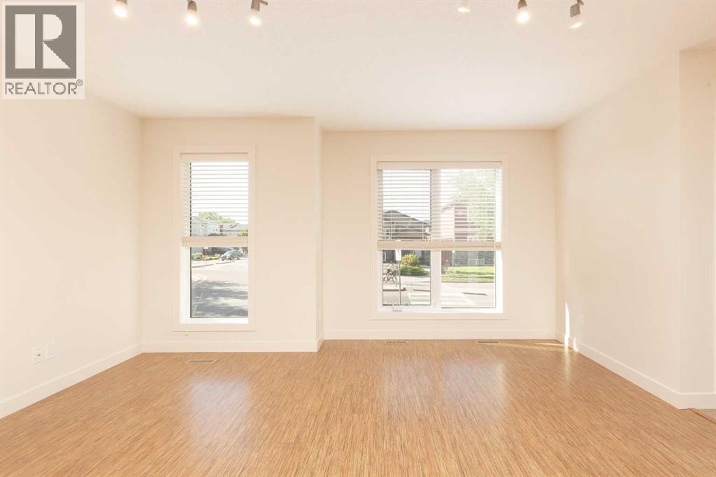 78 Sunridge Boulevard W - 5