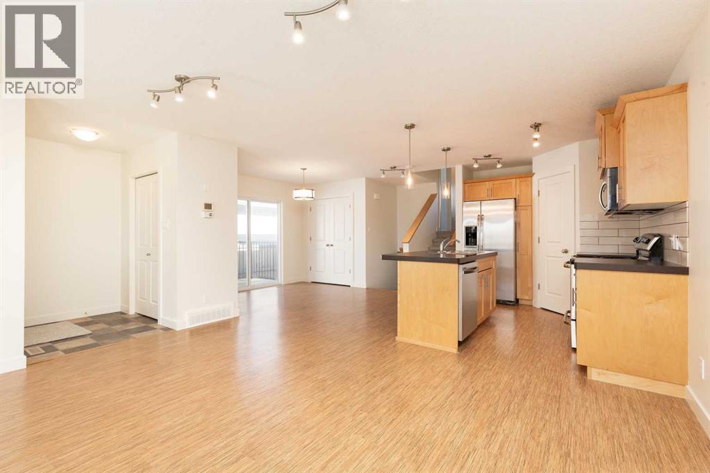 78 Sunridge Boulevard W - 6