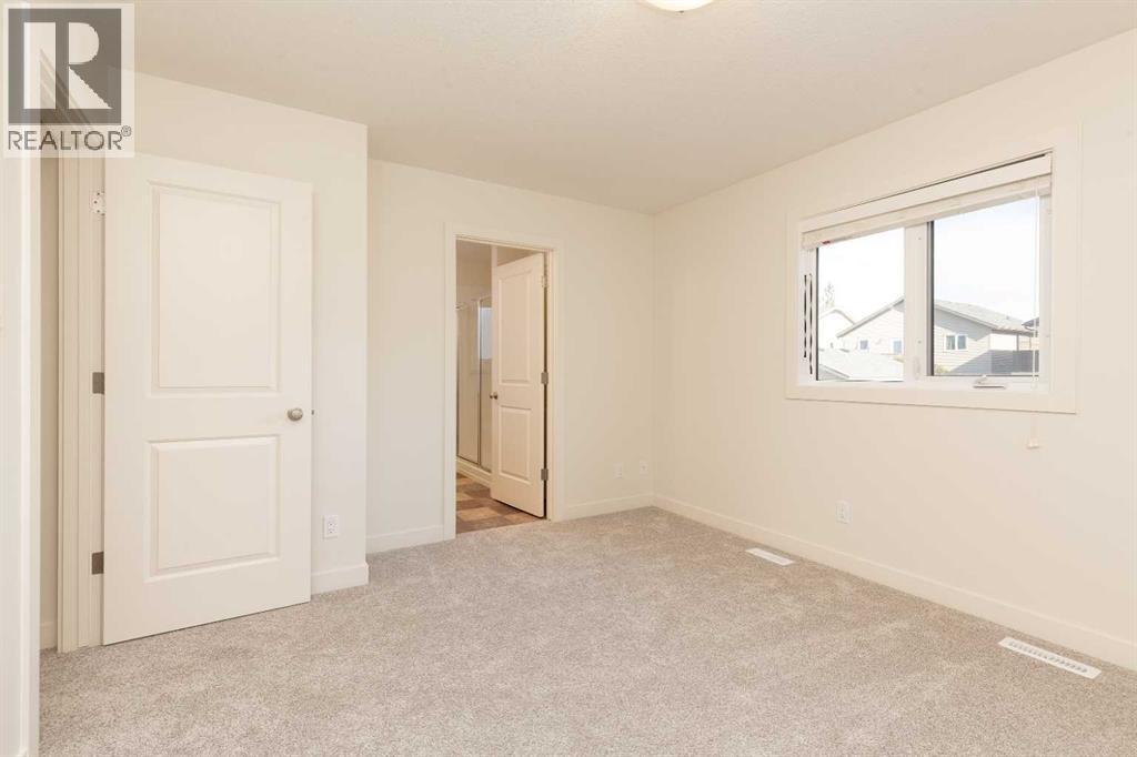 78 Sunridge Boulevard W - 13