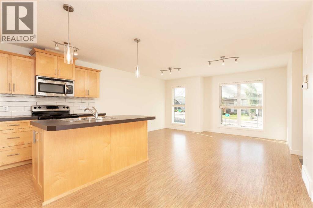 78 Sunridge Boulevard W - 4