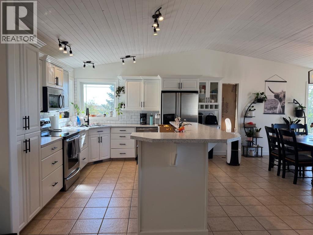 814042 HWY 2 - 10