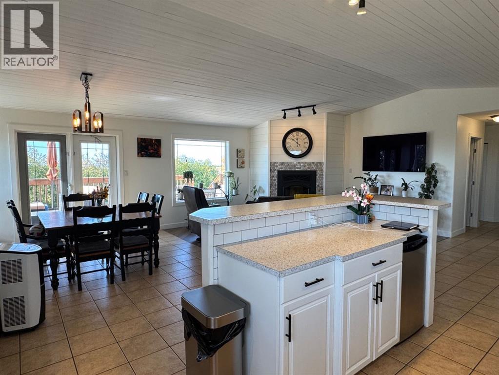 814042 HWY 2 - 6