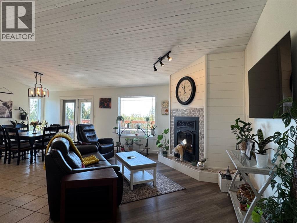 814042 HWY 2 - 15