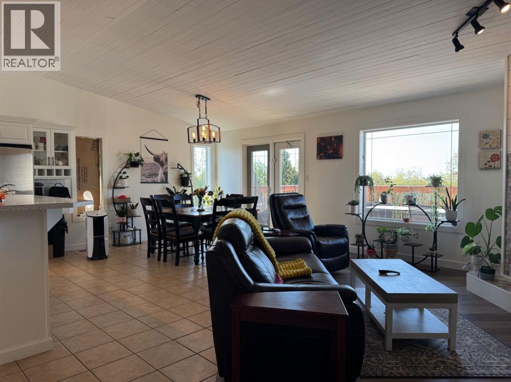 814042 HWY 2 - 17