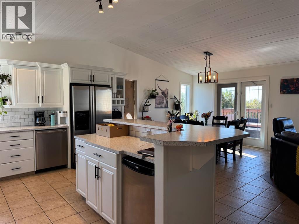 814042 HWY 2 - 11