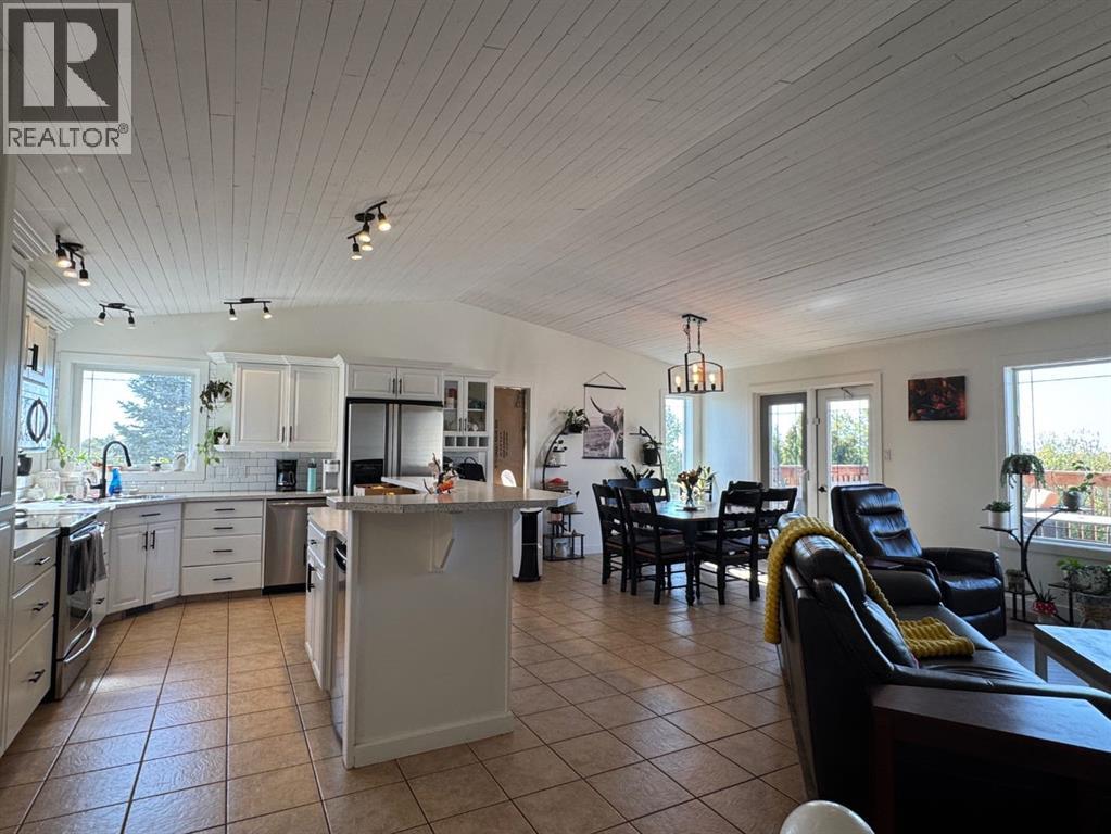 814042 HWY 2 - 16