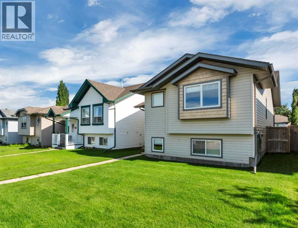 Listing photo – 121 Wilkinson Circle, Sylvan Lake