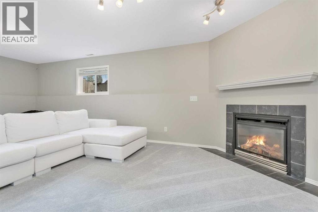 Listing photo – 121 Wilkinson Circle, Sylvan Lake