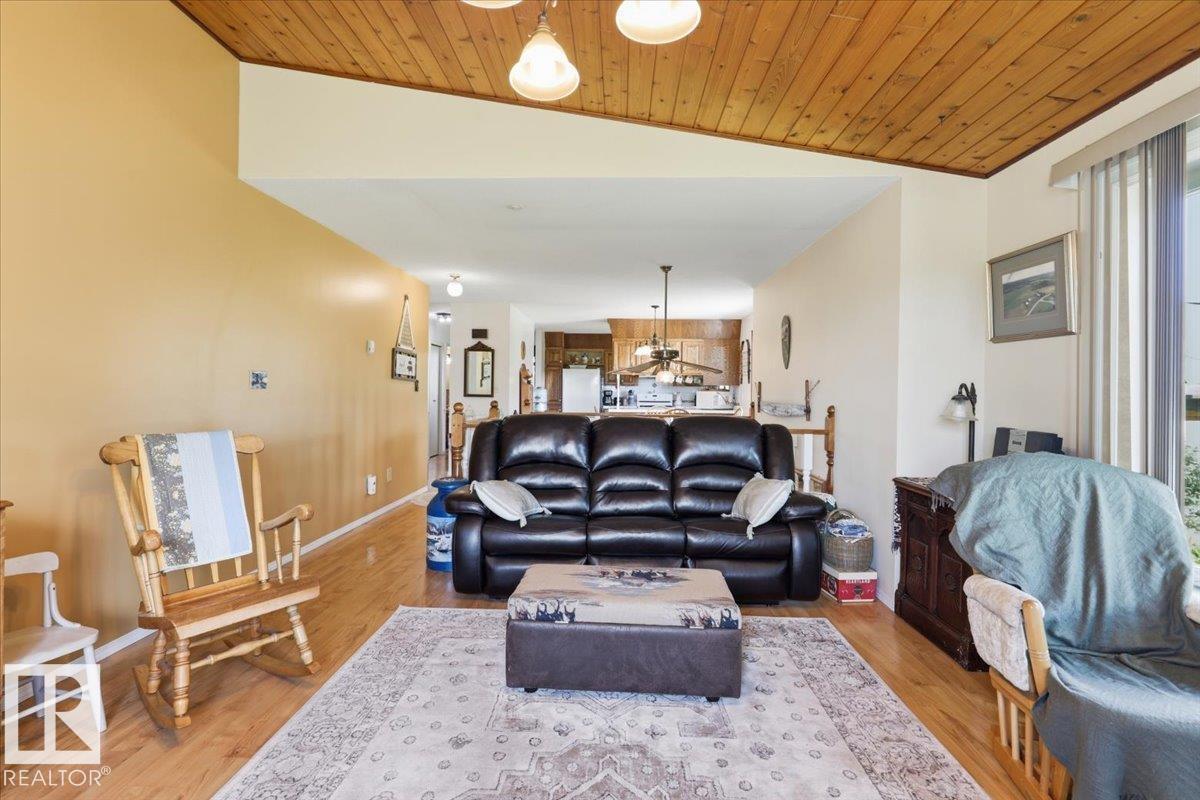 32052 Twp Rd 452 — photo 11