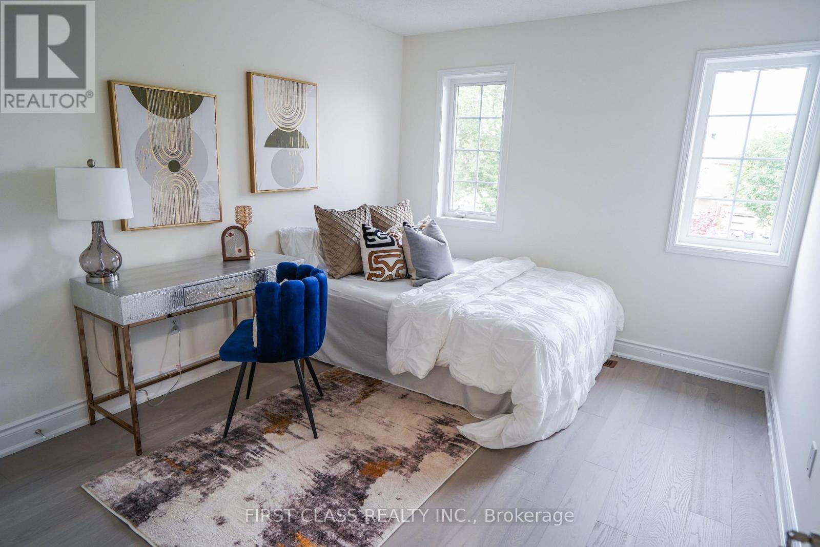 153 SHEPTON WAY - 12