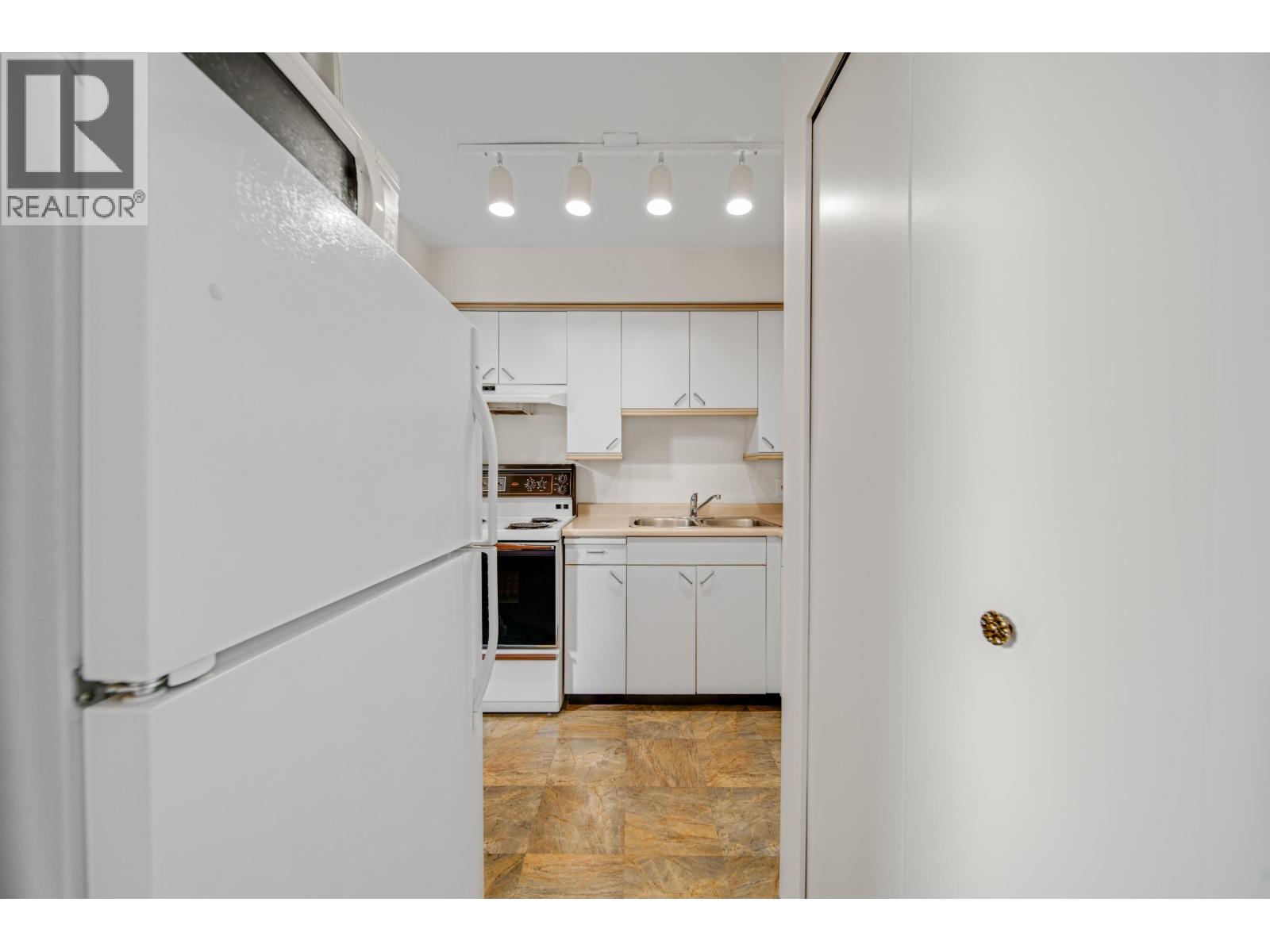1 Bed, 1 Bath Apartment for Sale in Vancouver – 315 1510 NELSON STREET, Vancouver – MLS# R3143826 - Image 15