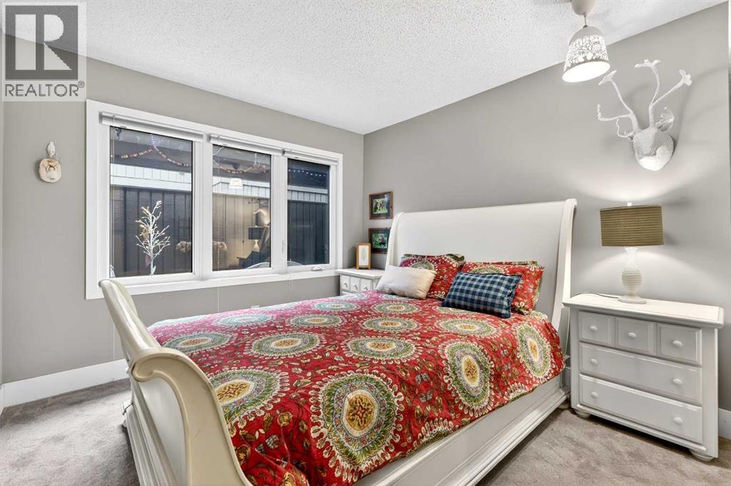 #832 860 Midridge Drive SE - 25