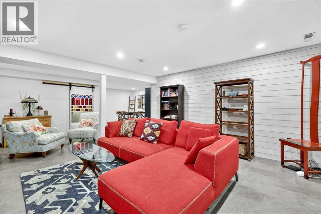 #832 860 Midridge Drive SE - 36