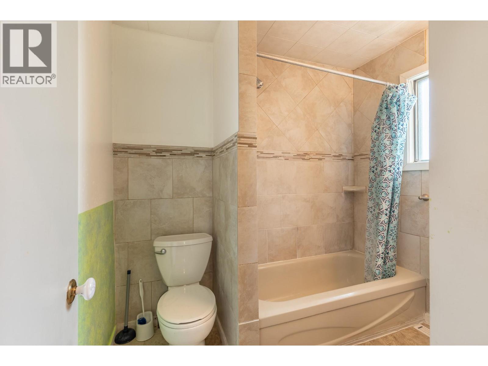 3905 26 Street - 25