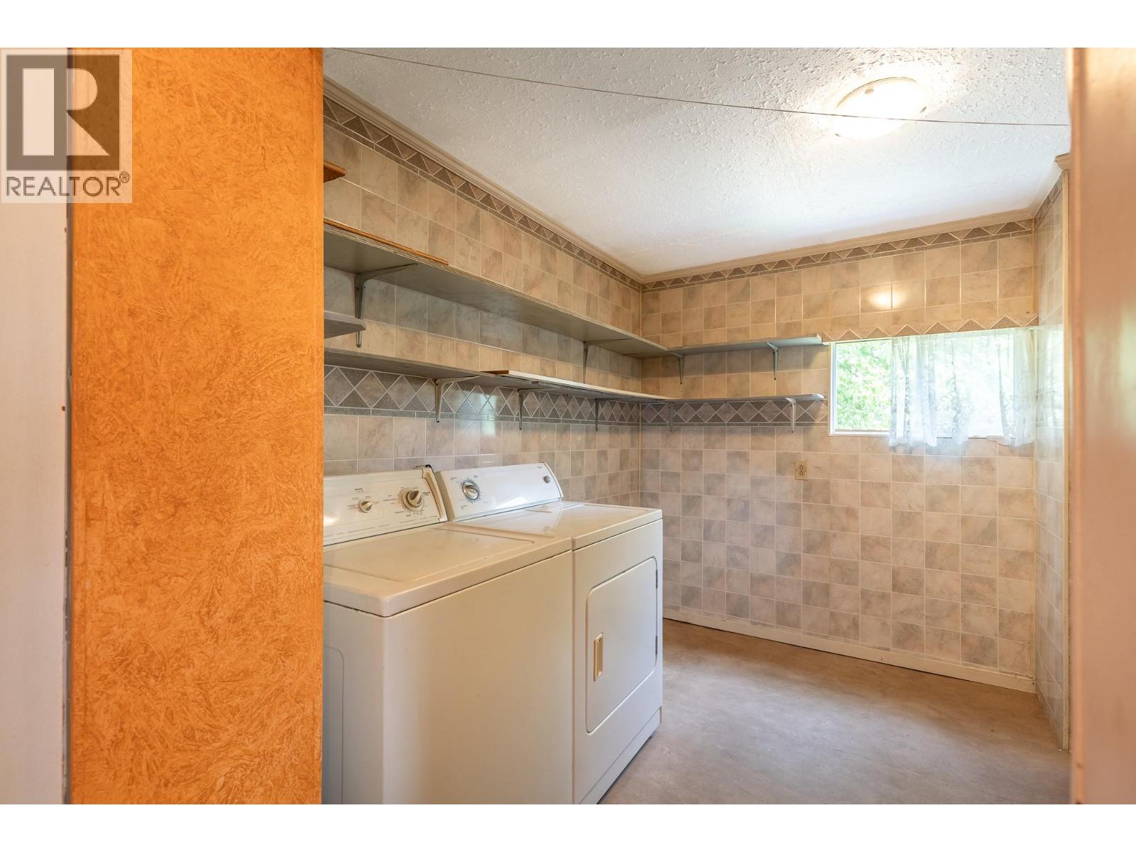 3905 26 Street - 27