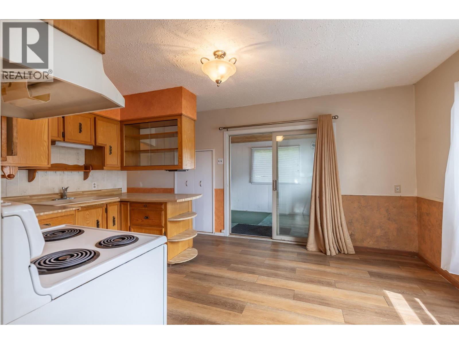 3905 26 Street - 13