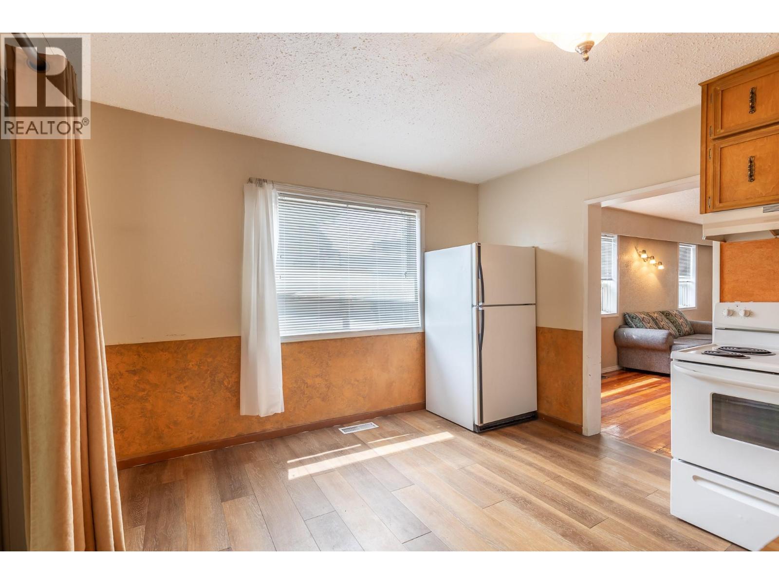 3905 26 Street - 12