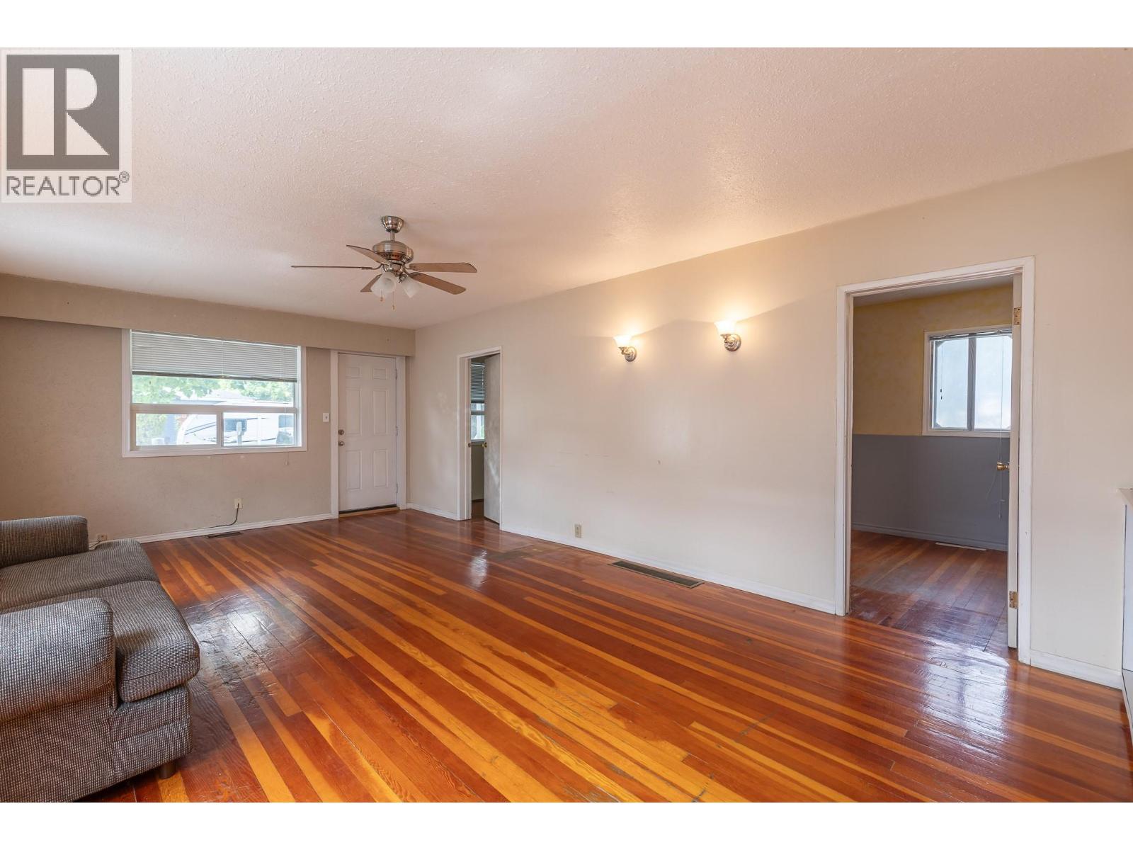 3905 26 Street - 19