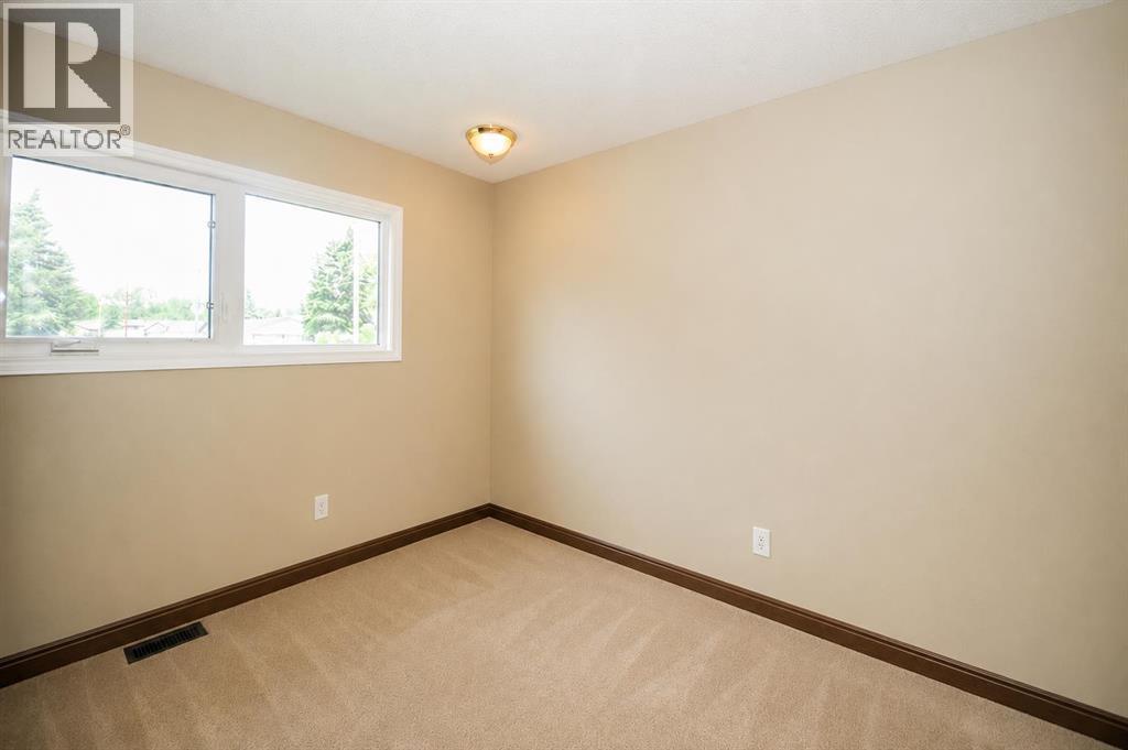 6606 44 Avenue - 10