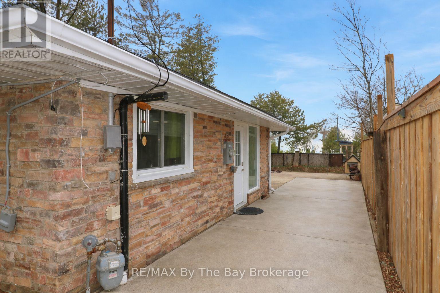 54 HOMEWOOD AVENUE - 11