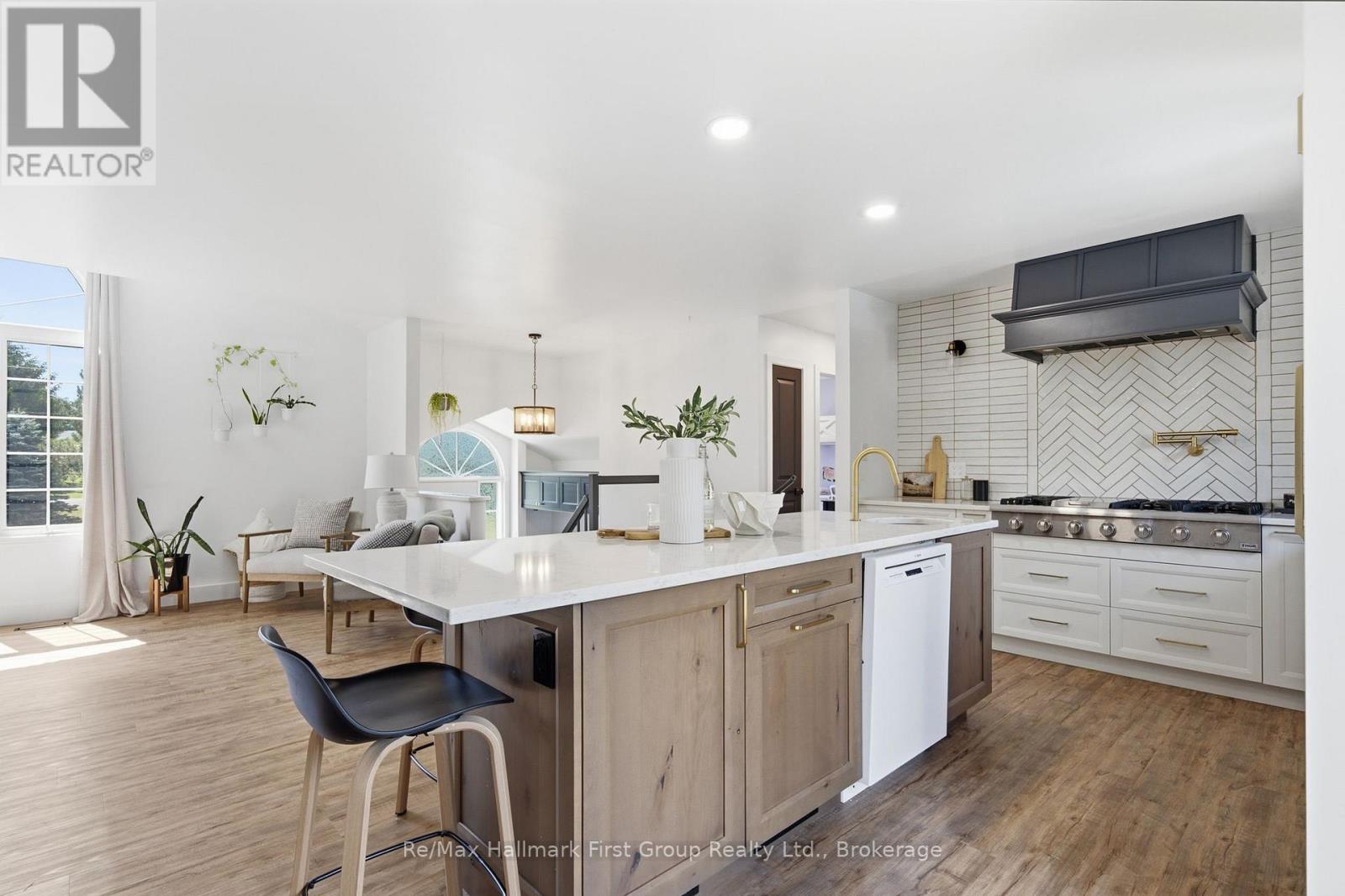 130 ST. ANDREWS DRIVE - 11