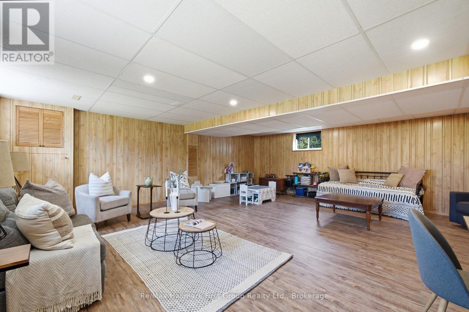 130 ST. ANDREWS DRIVE - 36