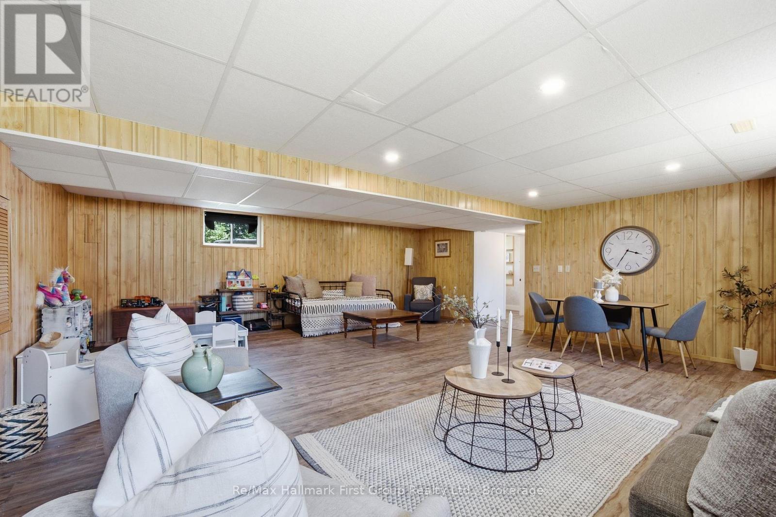 130 ST. ANDREWS DRIVE - 35