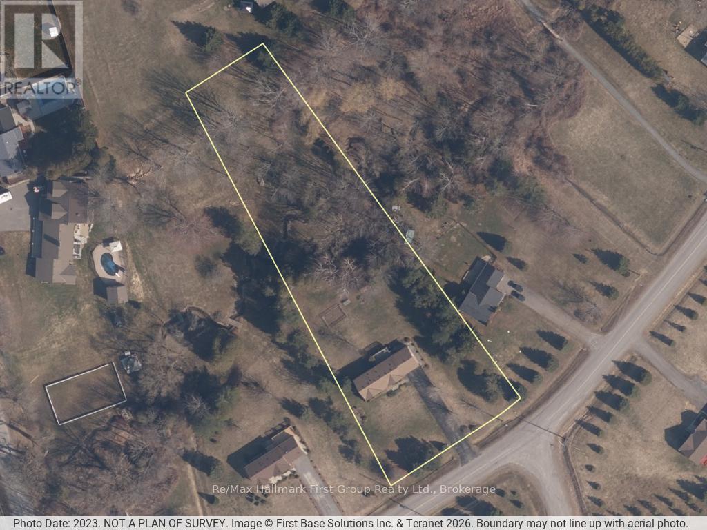 130 ST. ANDREWS DRIVE - 3