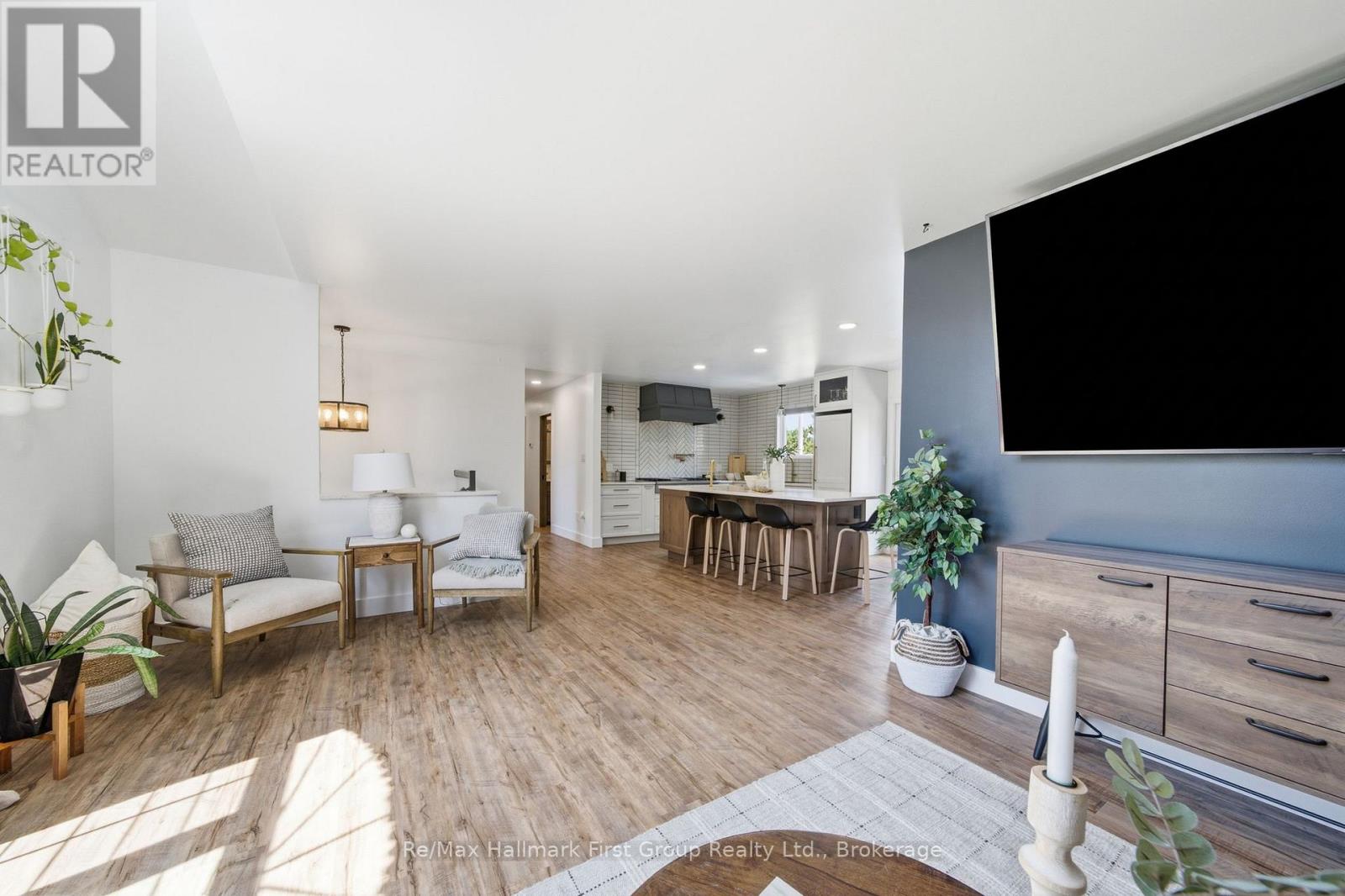 130 ST. ANDREWS DRIVE - 18